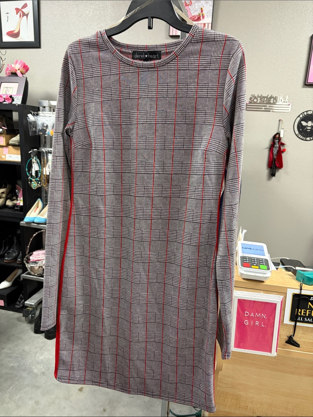 Derek Heart Gray Plaid Long Sleeve Shift Dress with Red Trim U4KU62